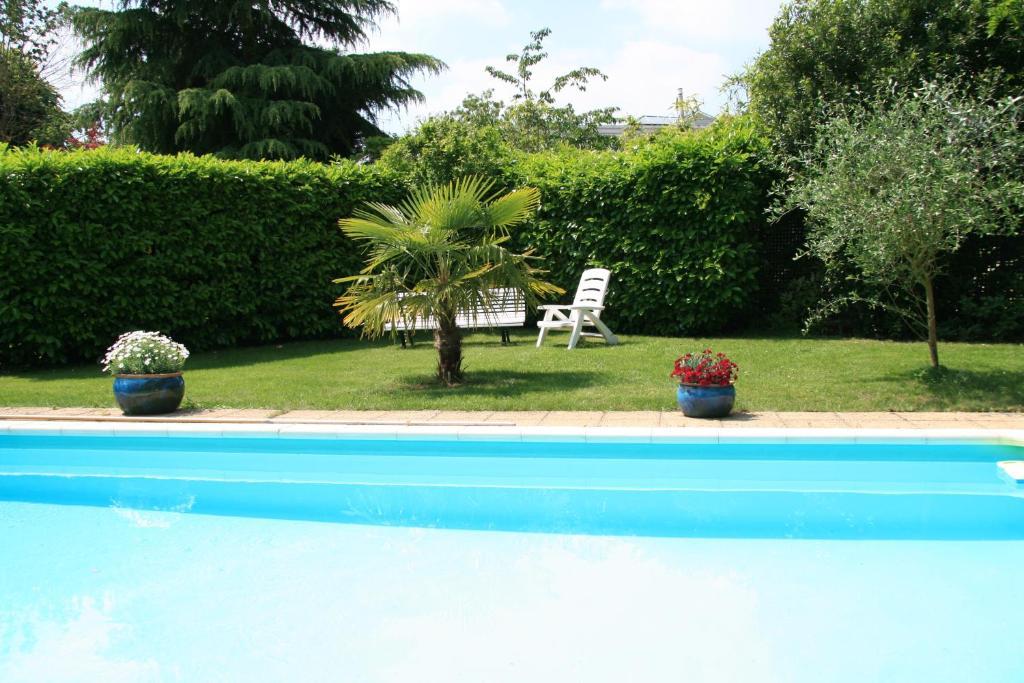 Les Hibiscus Panzió Maisons-Laffitte Kültér fotó